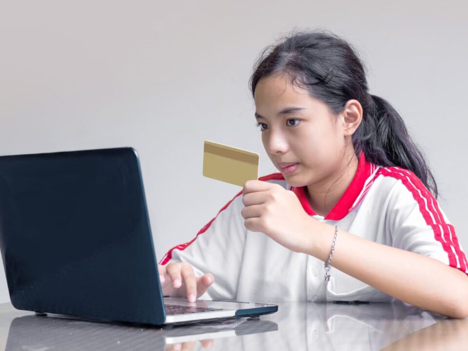 online scams targeting kids