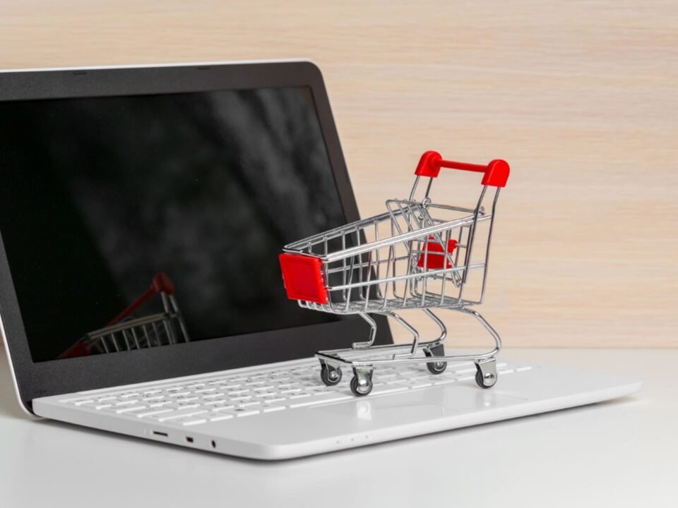 laptop purchase scam amazon